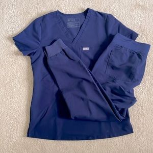 Figs Women’s Scrub Set